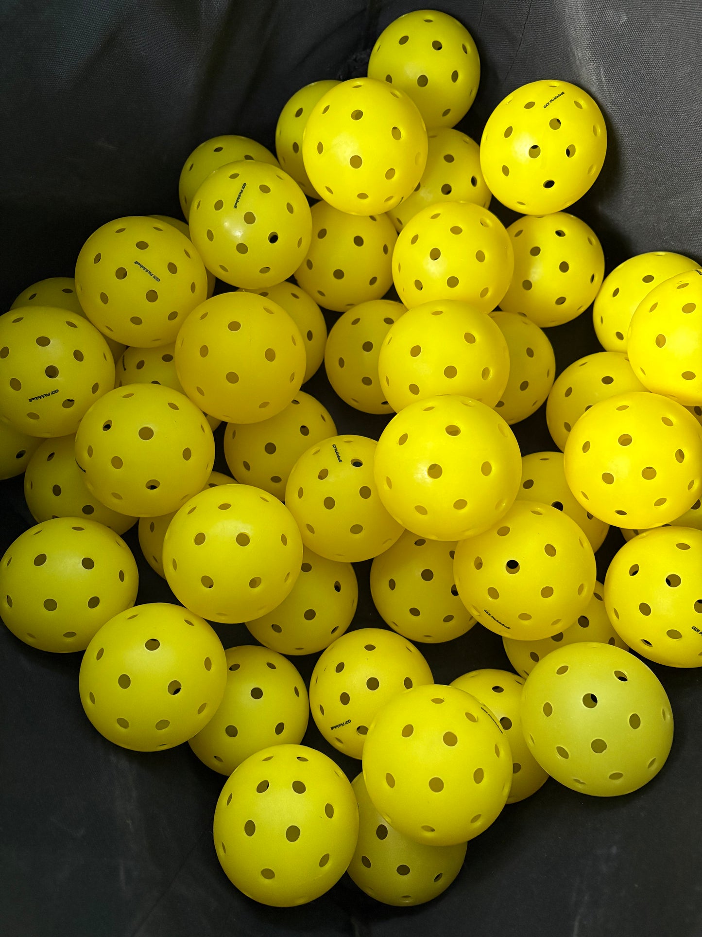 Pickleball Bälle 40 Loch – 25 Stück im Beutel | Rotomold | Go Pickleball